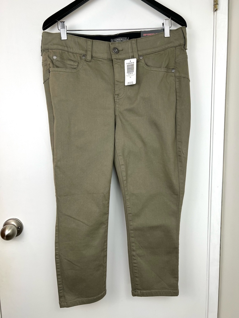 Torrid Bombshell Crop Skinny Jean Pant size 12 Khaki Green Utility Flattering
